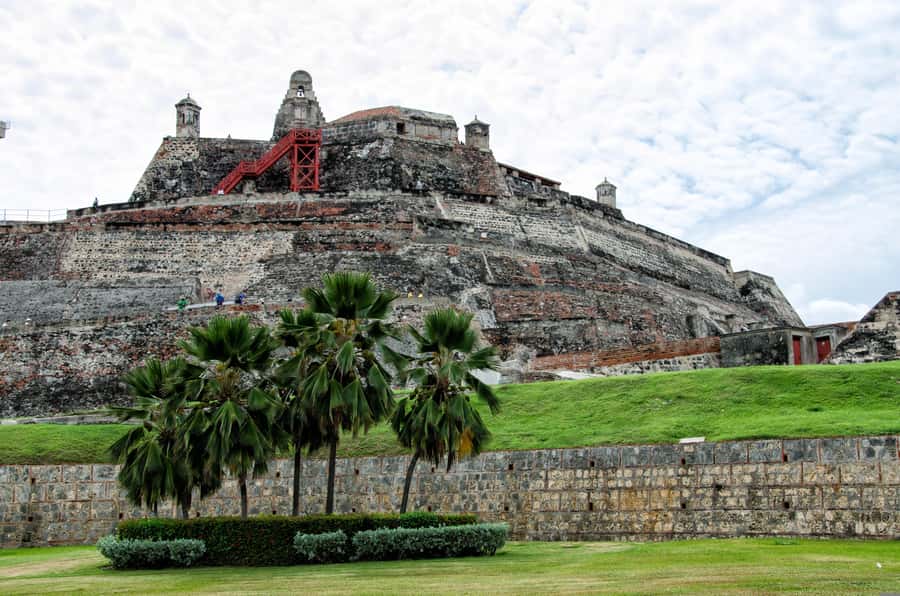 Cartagena: Complete Tour "San Felipe Castle, Popa and Getsemaní". - What $55 includes, and what it does not
