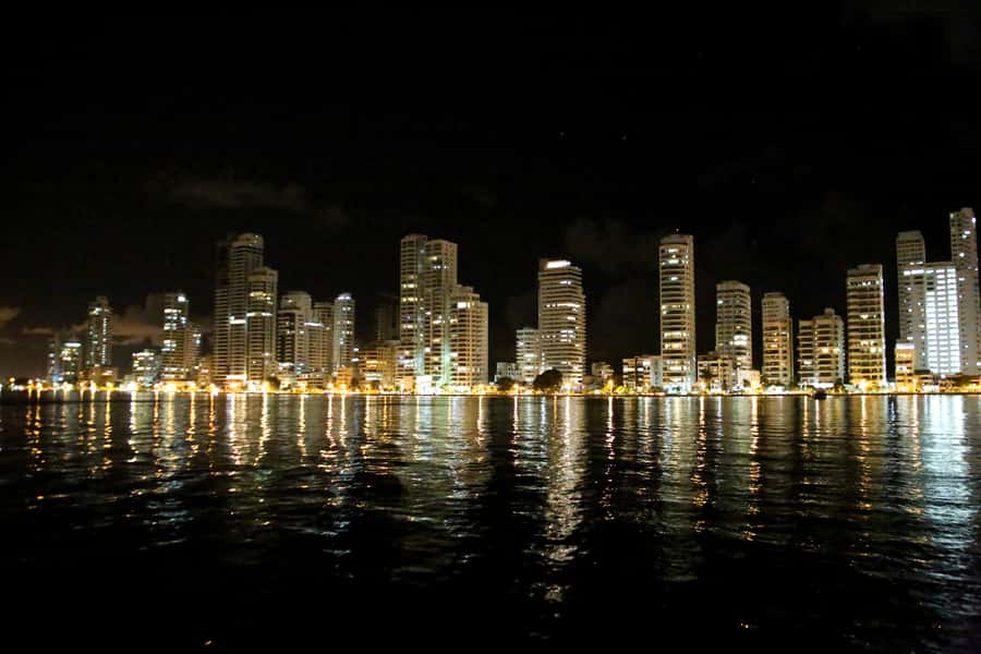 Cartagena: Cruise by the Bay with Dinner and Wine - Key points to know before booking