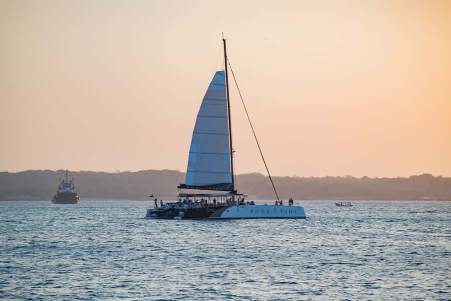 Cartagena de Indias: 2-Hour Sunset Cruise - Arriving at Bodeguita Dock at 4:30 PM
