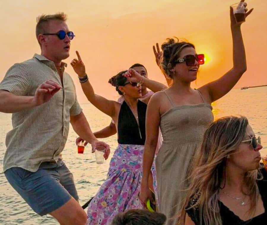 Cartagena de Indias: Sunset Cruise Open Bar with Dance Show - Key points to know before you book