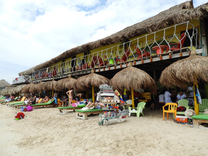 Cartagena: Ecoplan on Barú, Aviary and Oceanarium in one day - Arriving at public Barú beach