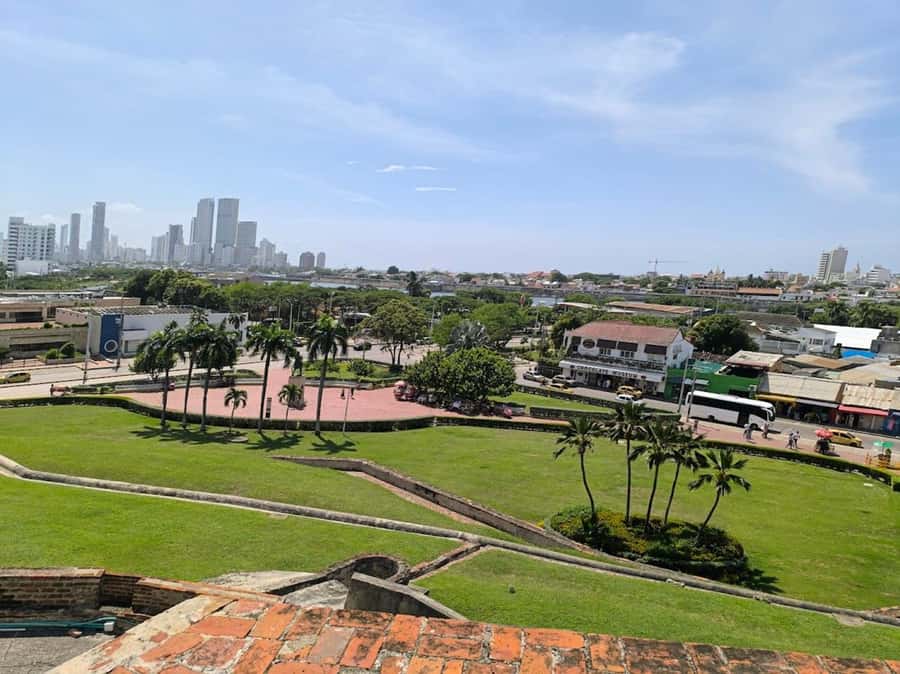 Cartagena: Entrance to San Felipe Castle + transport - Accessibility, comfort, and small practical details