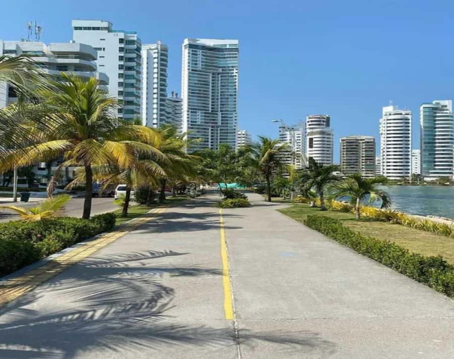 Cartagena: Explore with a city tour aboard a typical "chiva". - Walking into the Historic Center