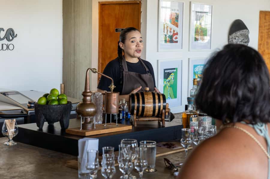 Cartagena: Express Rum and Chocolate Tasting Experience - Finding Caffè Lunático above Hostel El Santuario