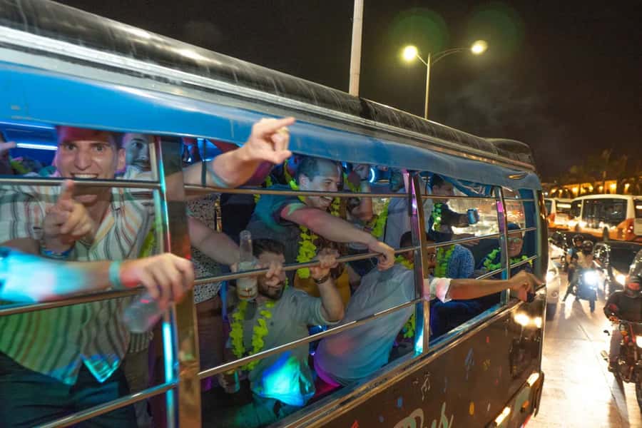 Cartagena: Funny PartyBus with dance floor and good music! - The final hour is the real party