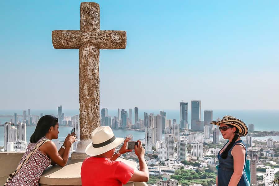 Cartagena: Guided Tour, with La Popa Convent, and San Felipe - The emerald stop and the shopping question