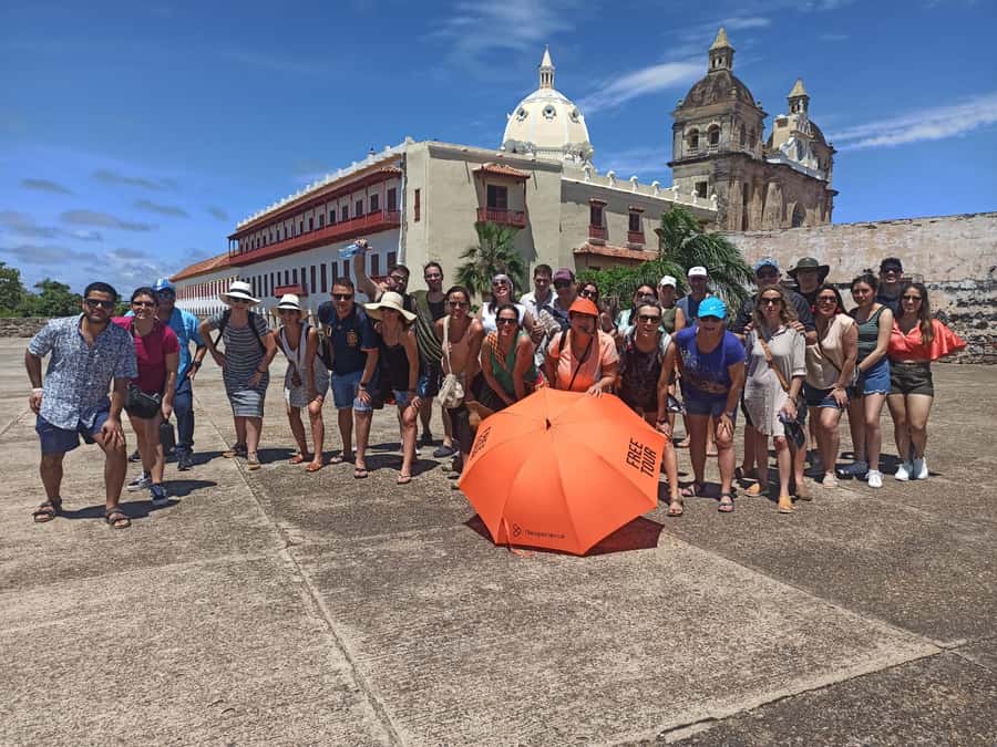 Cartagena: Historic Center and Getsemaní Shared Walking Tour - What the guides add to the experience