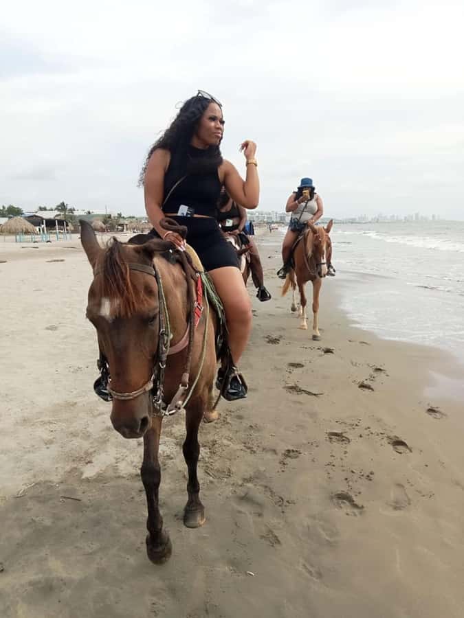 Cartagena: Horse Riding on the Beach with Photos and Lunch - Photos, videos, and the best time to pose