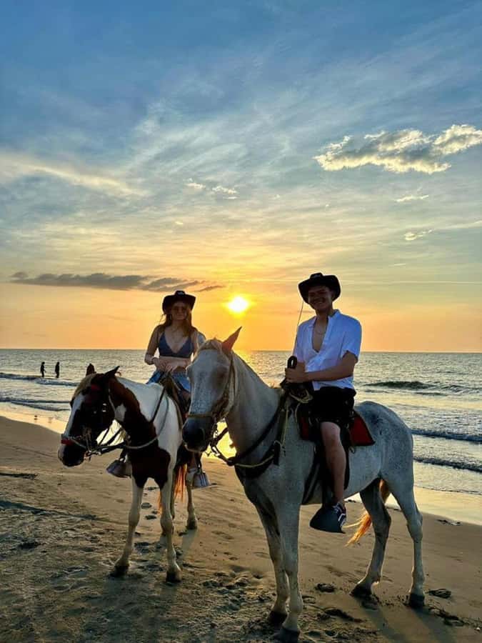 Cartagena: Horse riding on the beaches of Cartagena & PHOTOS - Starting at Sonesta and walking to the sand