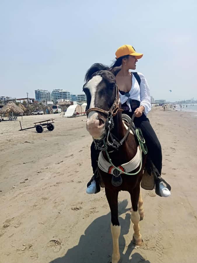 Cartagena: Horse riding on the beaches of Cartagena & PHOTOS - Getting back after the ride