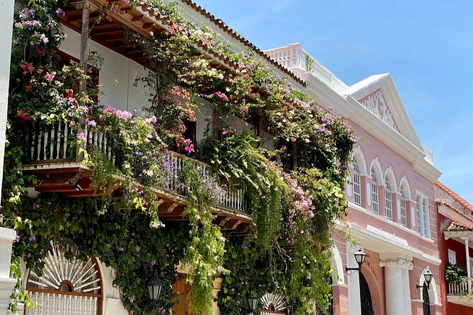 Cartagena Instagrammable History - Starting by the Clock Tower in San Diego