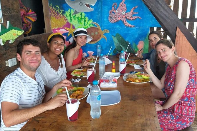 Cartagena Local Market Tour and Cooking Class - Cooking Caribbean food with the household