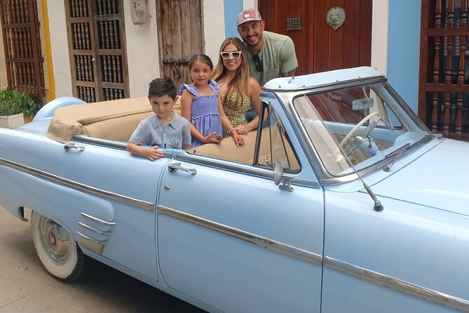 Cartagena Luxury Classic Car Tour + Bilingual Historian Guide - Getsemaní and Plaza de la Trinidad