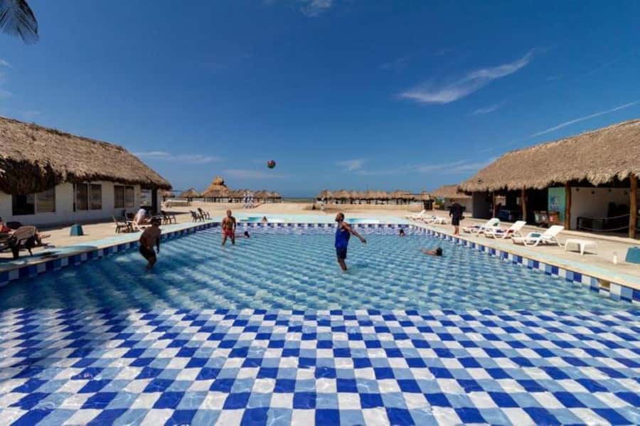 Cartagena: Mud Volcano Tour with Lunch, Pool, and Beach - Should you book the Totumo and beach club tour?