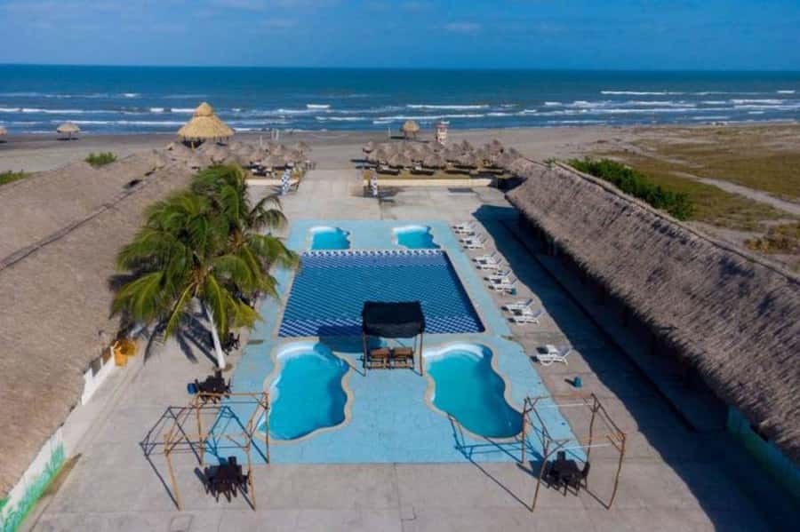 Cartagena: Mud Volcano Tour with Lunch, Pool, and Beach - Who will enjoy this Cartagena day trip?