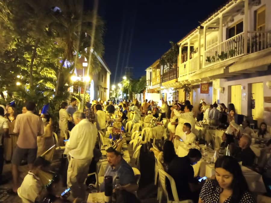Cartagena: Party Bus Tour In Cartagena - Music, colored lights, and the social side