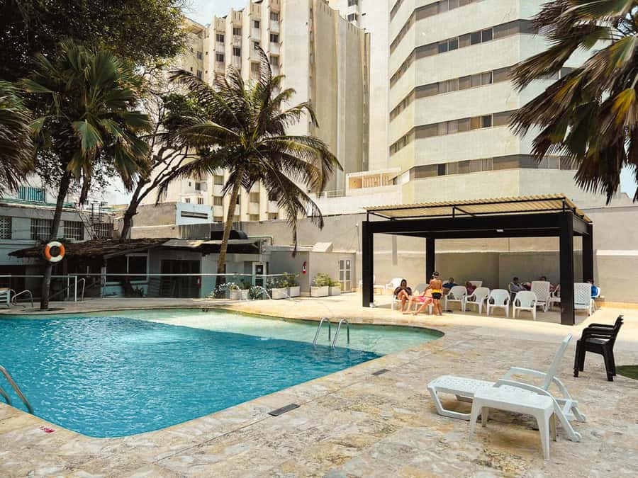 Cartagena: Pool day at Hotel Playa Club in front of the sea in Bocagrande - Pool time with an ocean view
