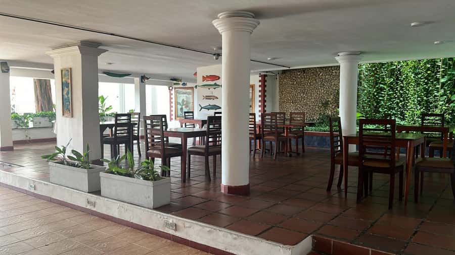 Cartagena: Pool day at Hotel Playa Club in front of the sea in Bocagrande - What your day includes at Hotel Playa Club