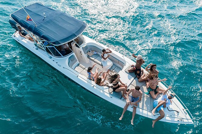Cartagena : Private boat + Private island + Cholon + Snorkeling - Snorkeling around the Rosario Islands