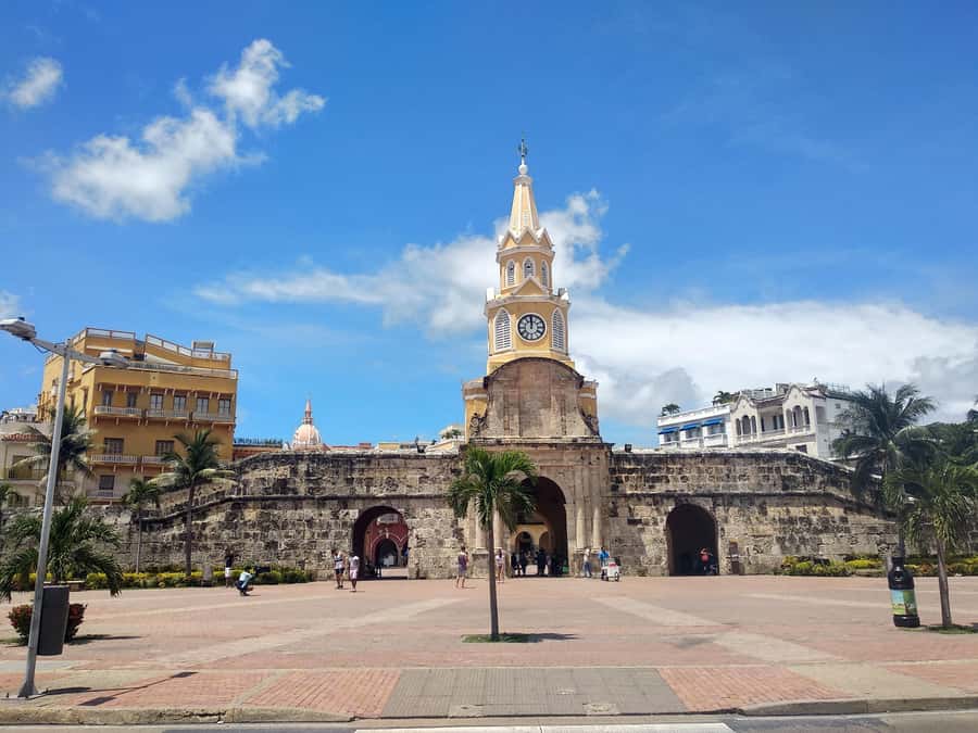 Cartagena: Private City Tour in an Air-Conditioned Vehicle - Manga’s early 20th-century mansions