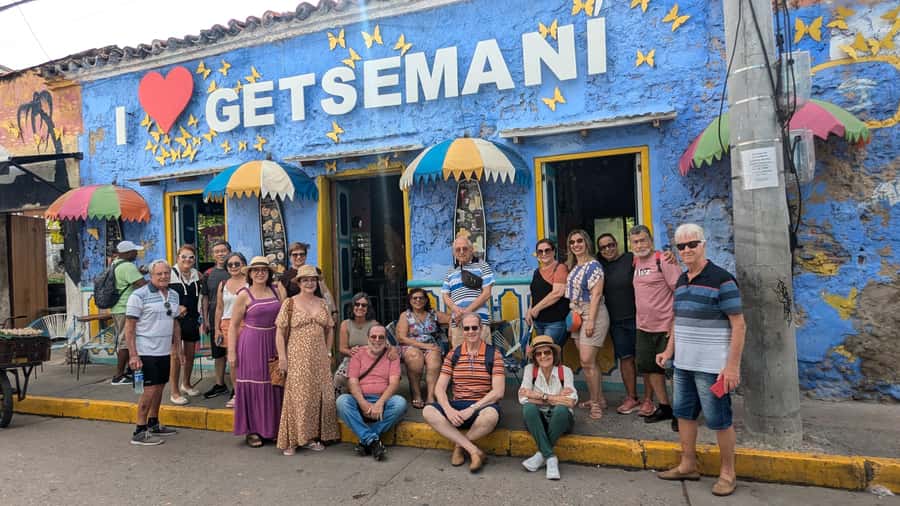 Cartagena: Private City Tour in an Air-Conditioned Vehicle - Shopping before the walled city walk