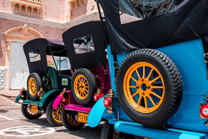 Cartagena Private Classic Car Tour Up to 5+ Bilingual Guide - Las Bóvedas, a market inside old military chambers