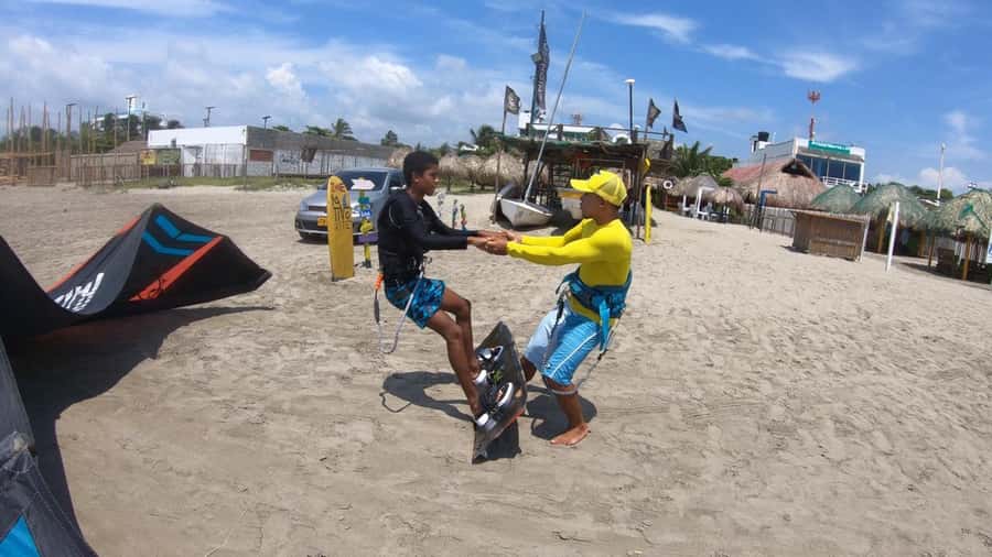 Cartagena: Private Kitesurfing Classes - Choosing between one, six, and nine hours