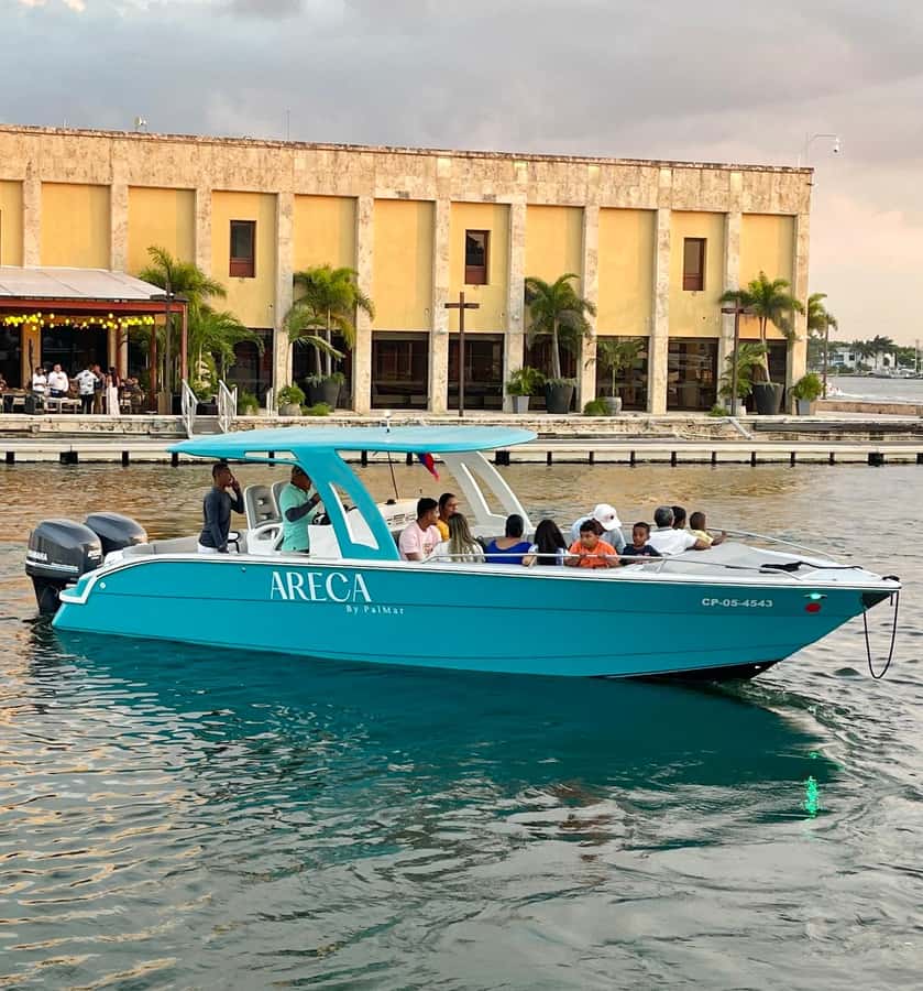 Cartagena: Private Sunset and Night Boat Tour - Why Cartagena is especially good from the water