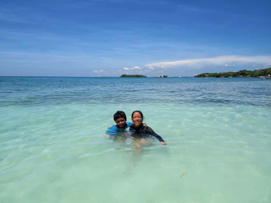 Cartagena: Rosario Island and Mangroves Private Day Trip - Lunch in Barú with a local family