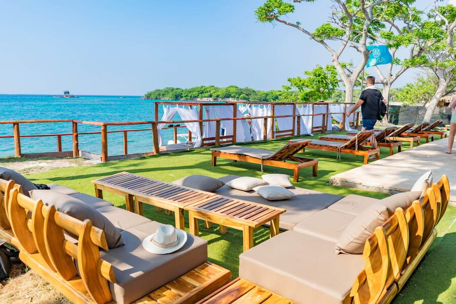 Cartagena: Rosario Islands Daypass Ibbiza Island Beach Club - Practical tips for getting more from the day