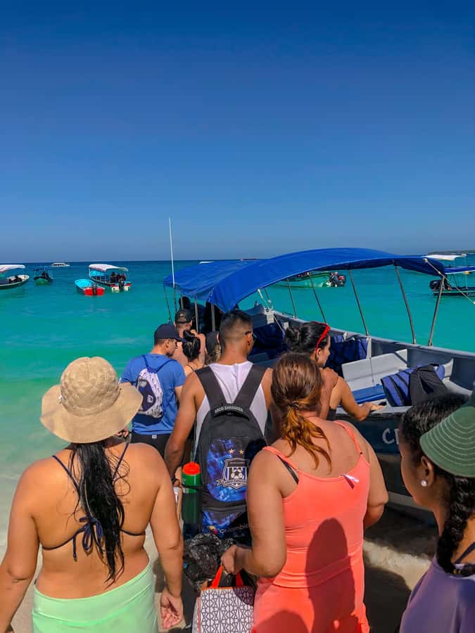 Cartagena: Rosario Islands, Playa Blanca, Baru - The guide and group experience