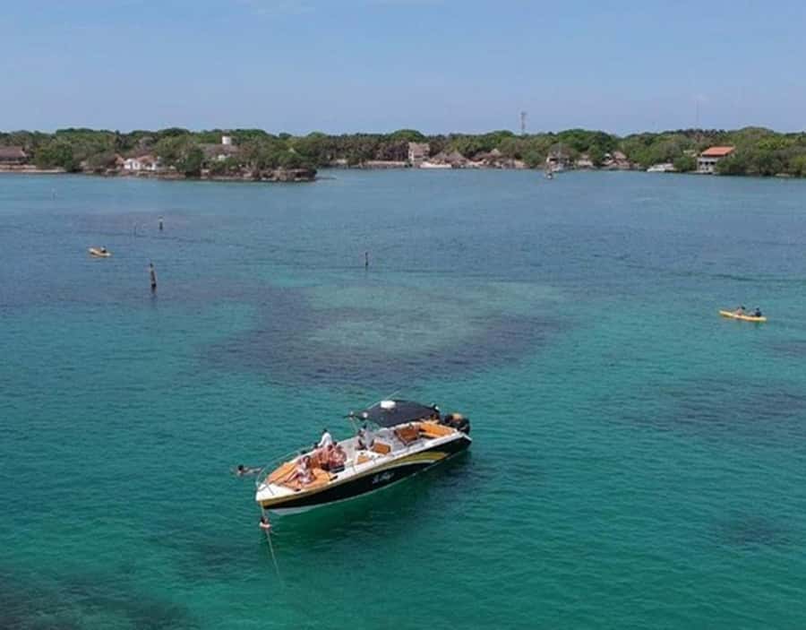 Cartagena: Rosario Islands Private Boat Tour - Playa Grande and the first snorkel