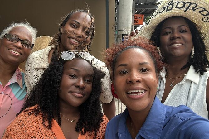 Cartagena´s African Legacy: 2 hrs on History, Dance & Tasting - Sweets, resistance, and the Portal de los Dulces