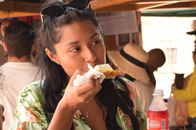 Cartagena´s African Legacy: 2 hrs on History, Dance & Tasting - Starting at Plaza de los Coches