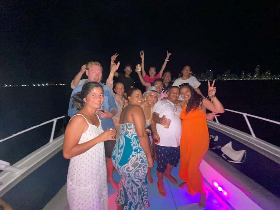 Cartagena: Speed Boat Party on the Bay with open bar - Key points before you book
