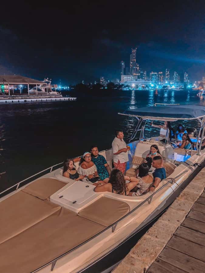 Cartagena: Speed Boat Party on the Bay with open bar - Meeting at Pegasus Pier