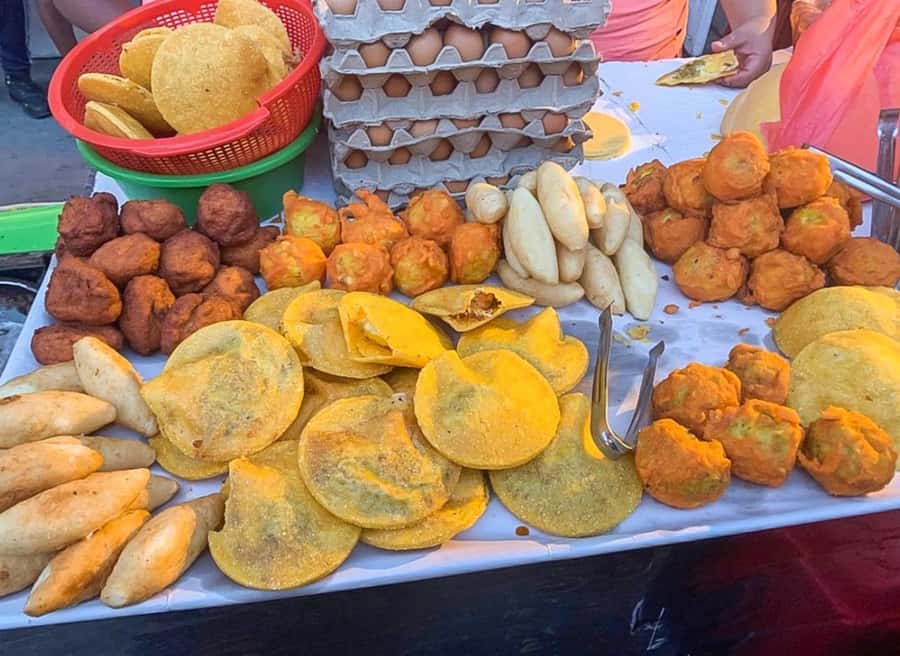Cartagena: Street Food Tour with German or Italian Guide - Key points at a glance