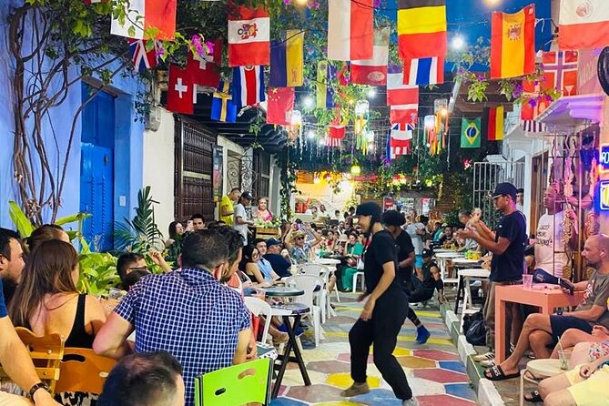 Cartagena:Sunset boat party Caribbean restaurant and Gethsemane tour - What this Cartagena evening actually feels like