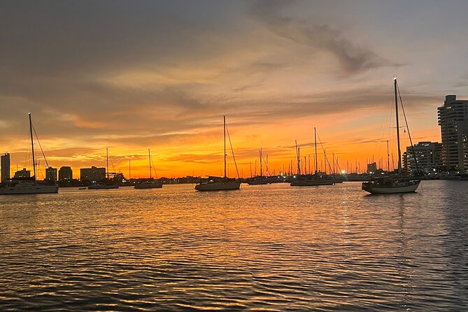 Cartagena:Sunset boat party Caribbean restaurant and Gethsemane tour - The guides make the biggest difference
