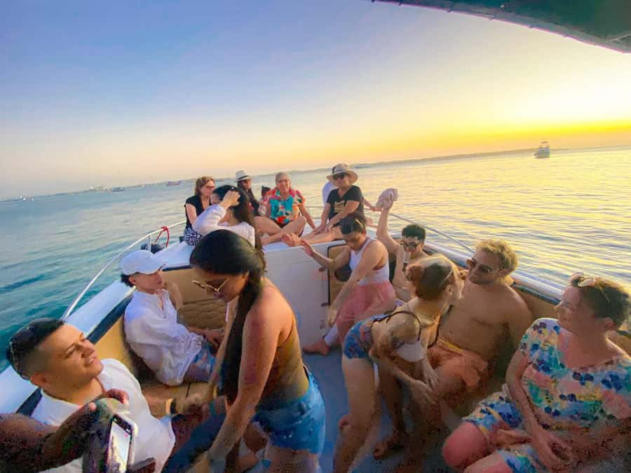 Cartagena: Sunset in boat in the bay with music and liquor - What $24 really gets you