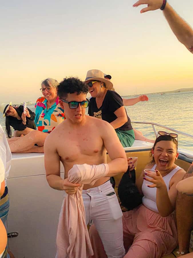Cartagena: Sunset in boat in the bay with music and liquor - Practical ways to make the evening better