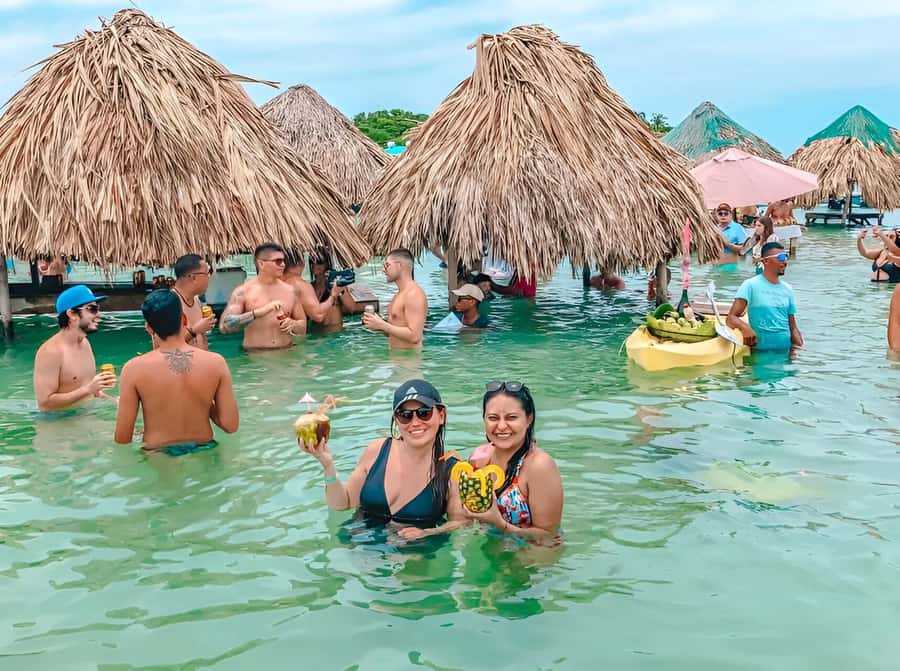 Cartagena: Visit 4 islands in a speedboat + plankton! - One hour at Cholón Beach