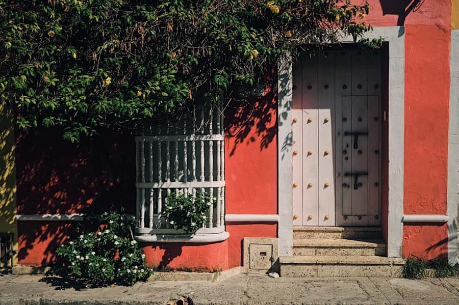 Cartagena: Walled City and Getsemani Shared Walking Tour - Who should book this walk