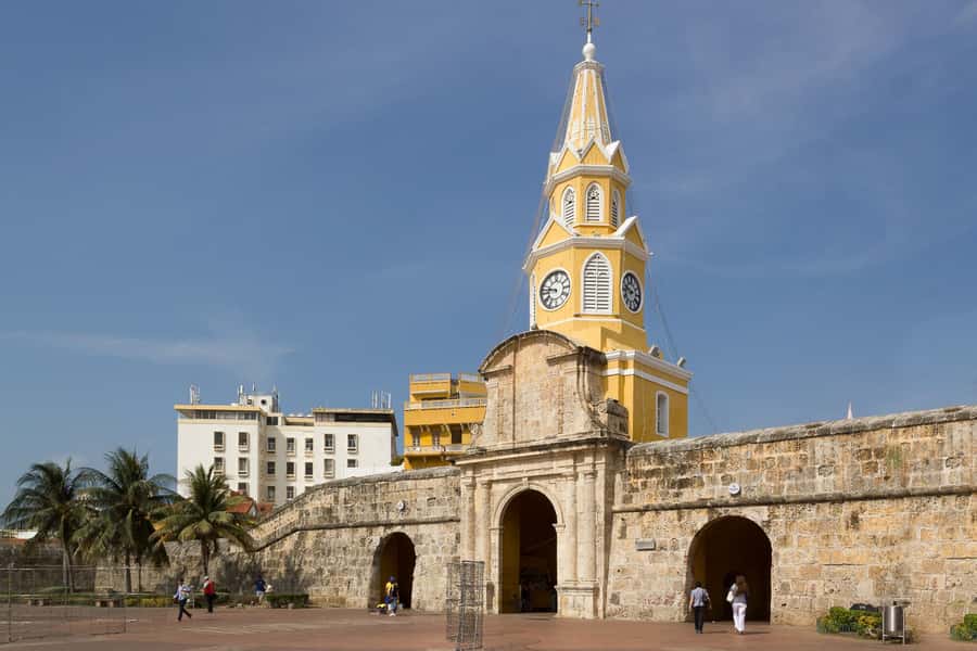 Cartagena: Walled City & Getsemani Private Tour - Getsemani after the polished center