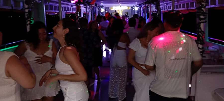 Cartagena: White Night Boat Tour with Dinner and Open Bar - Is $78 a fair price?
