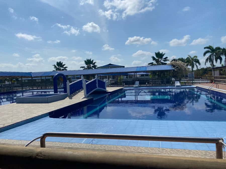 Cartatgena: Volcan Del Totumo + Almuerzo En Hotel VIP - The mud bath, the crowd, and extra charges