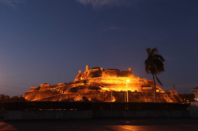 Chiva Rumbera - Seeing Cartagena from the main streets at night