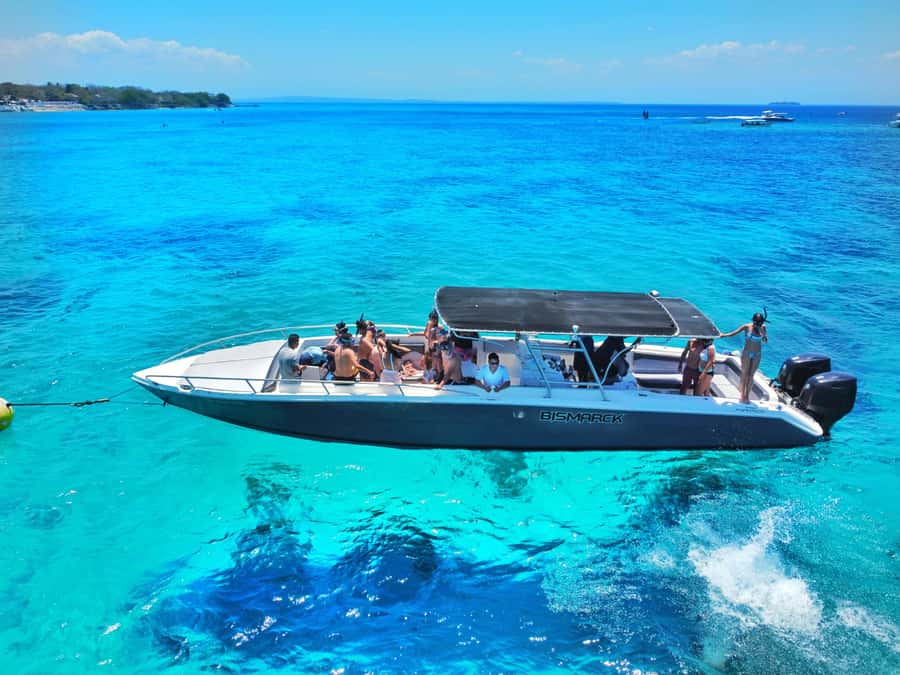 Cholon Forever Boat Party - The Boat Ride to the Rosario Islands