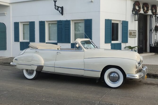 City tour by antique vehicle, luxury experience in Cartagena - Starting at Baluarte de Santo Domingo