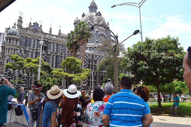 City Tour + Commune 13 Medellin - What this Medellín tour is really trying to do